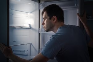 Licht im Kühlschrank geht nicht aus: was zu tun