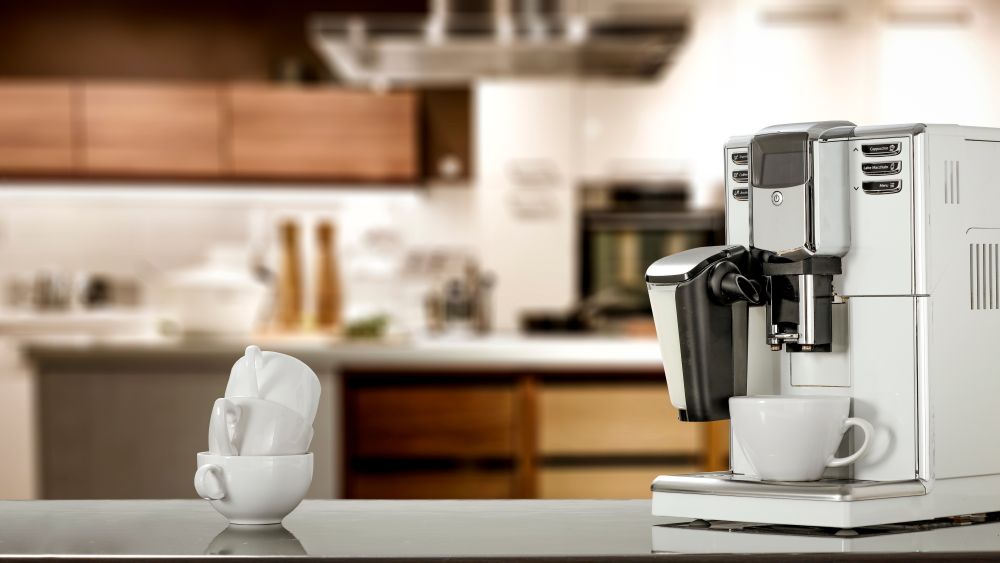 Kaffeevollautomat tröpfelt nur noch: 12 Ursachen & Lösungen selbst beheben