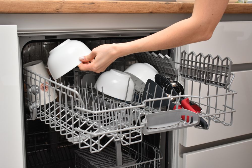 Spülmaschine richtig einräumen: Was darf rein und was nicht?