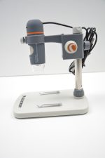 Celestron 44308 Handheld Digitalmikroskop Pro 20 bis 200 fach Grau Weiß – Bild 4