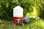 Kerbl Geflügeltränke 30 Liter Höhe 70 cm Kunststoff rot weiß 70233 – Bild 4